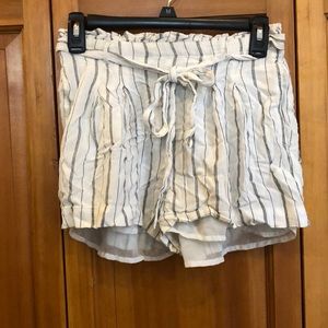 American Eagle Paperbag Waist Shorts Size S